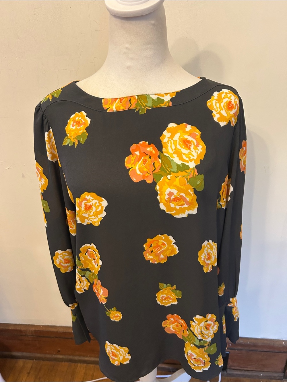 Loft Women's Dark Gray Floral Long-Sleeve blouse Size M EUC